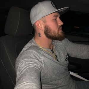 Meet your Posher, Dustin